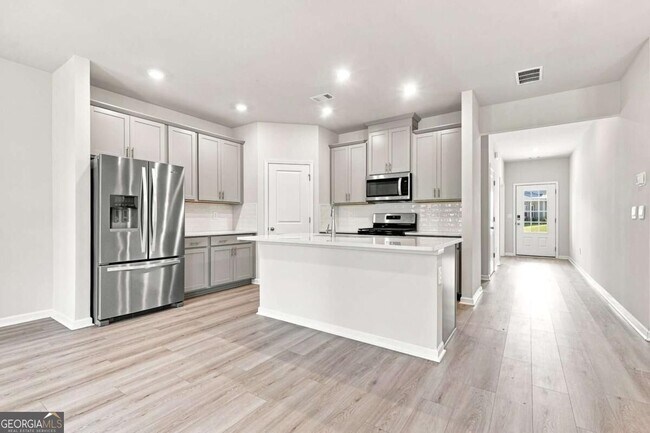 Building Photo - 176 Meander Dr