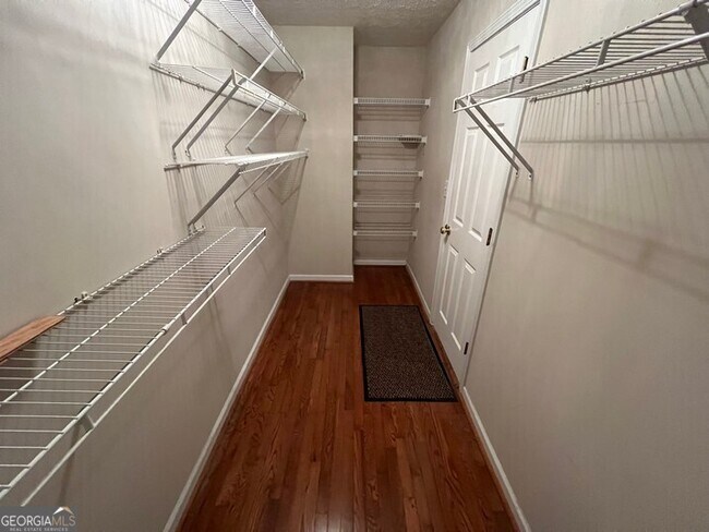 Building Photo - 300 Wisteria Way