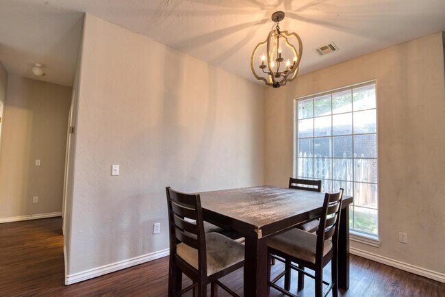 Building Photo - 1629 Tenbears Rd
