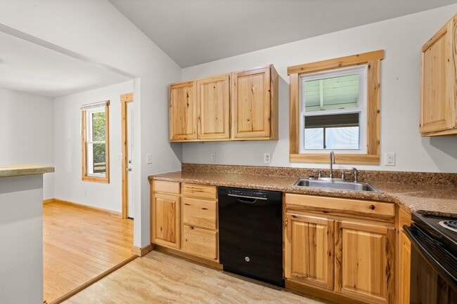 Building Photo - Unique 2-Bedroom, 1-Bathroom with Loft Space and Fenced-In Yard in Oakley