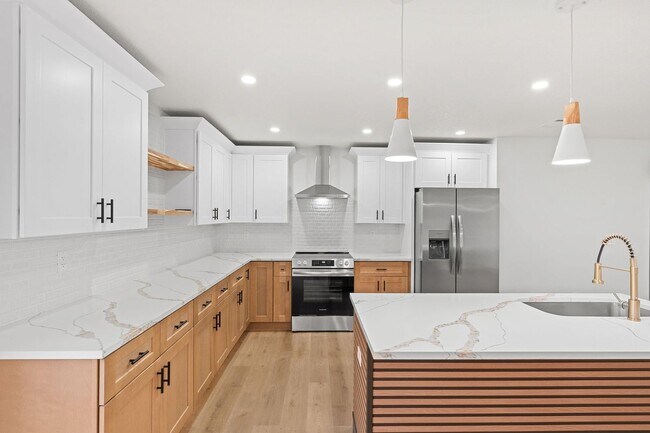 Building Photo - 1623 Espejo St SE