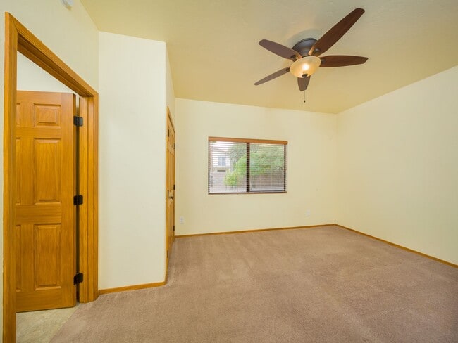Building Photo - Beautiful Spacious NW home