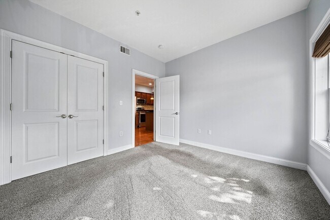 Building Photo - 163 Rumford Ave