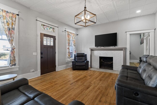 Building Photo - 207 Culberson Ave