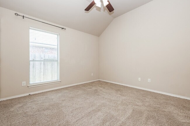 Building Photo - 2919 Chalet Knolls Ln