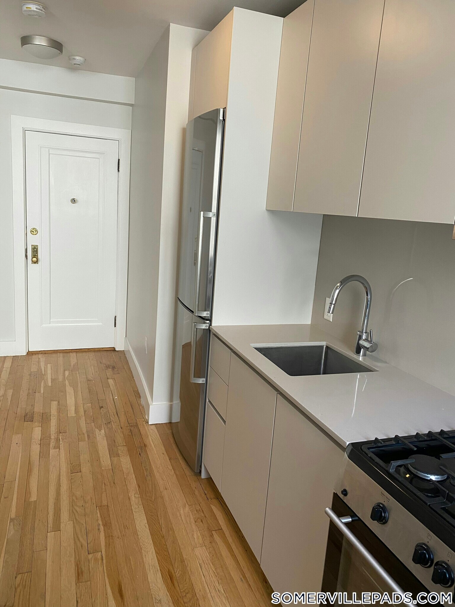 Building Photo - 136 Highland Ave