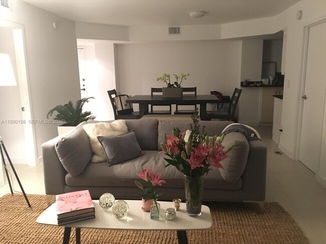 Building Photo - 2333 Brickell Ave