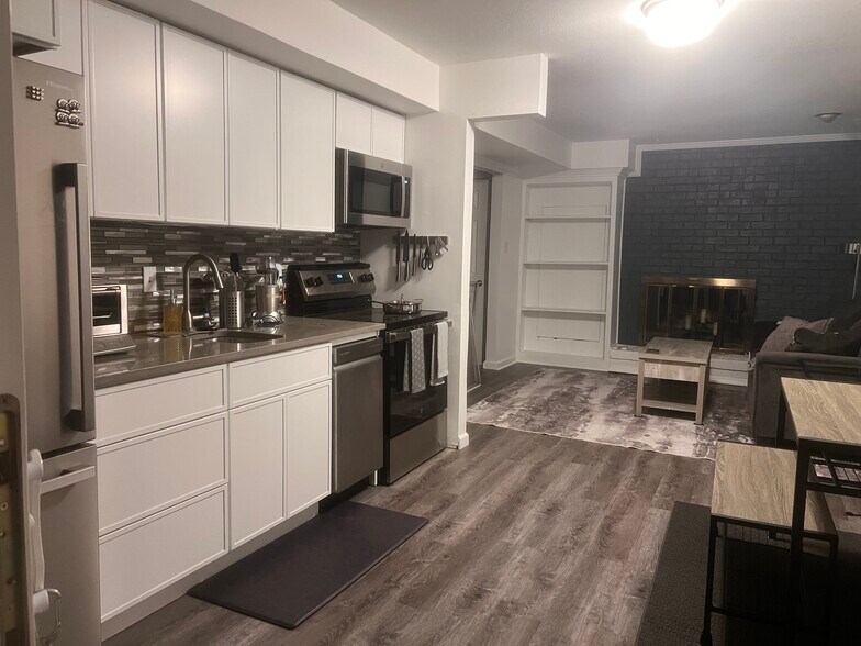 Building Photo - 1547 Fountain Ridge Rd