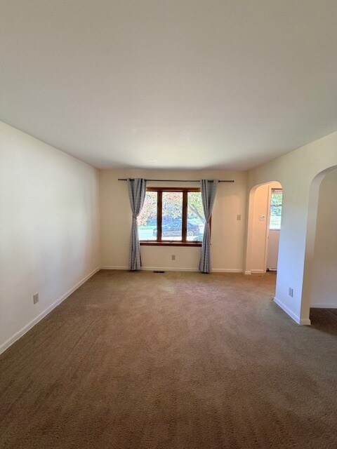Building Photo - 115 Longview Dr