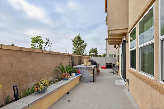 Building Photo - 1733 Artemisia Ct