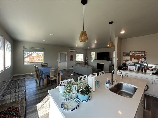 Building Photo - Great 3-bedroom, 2 bath home in Sumas, WA