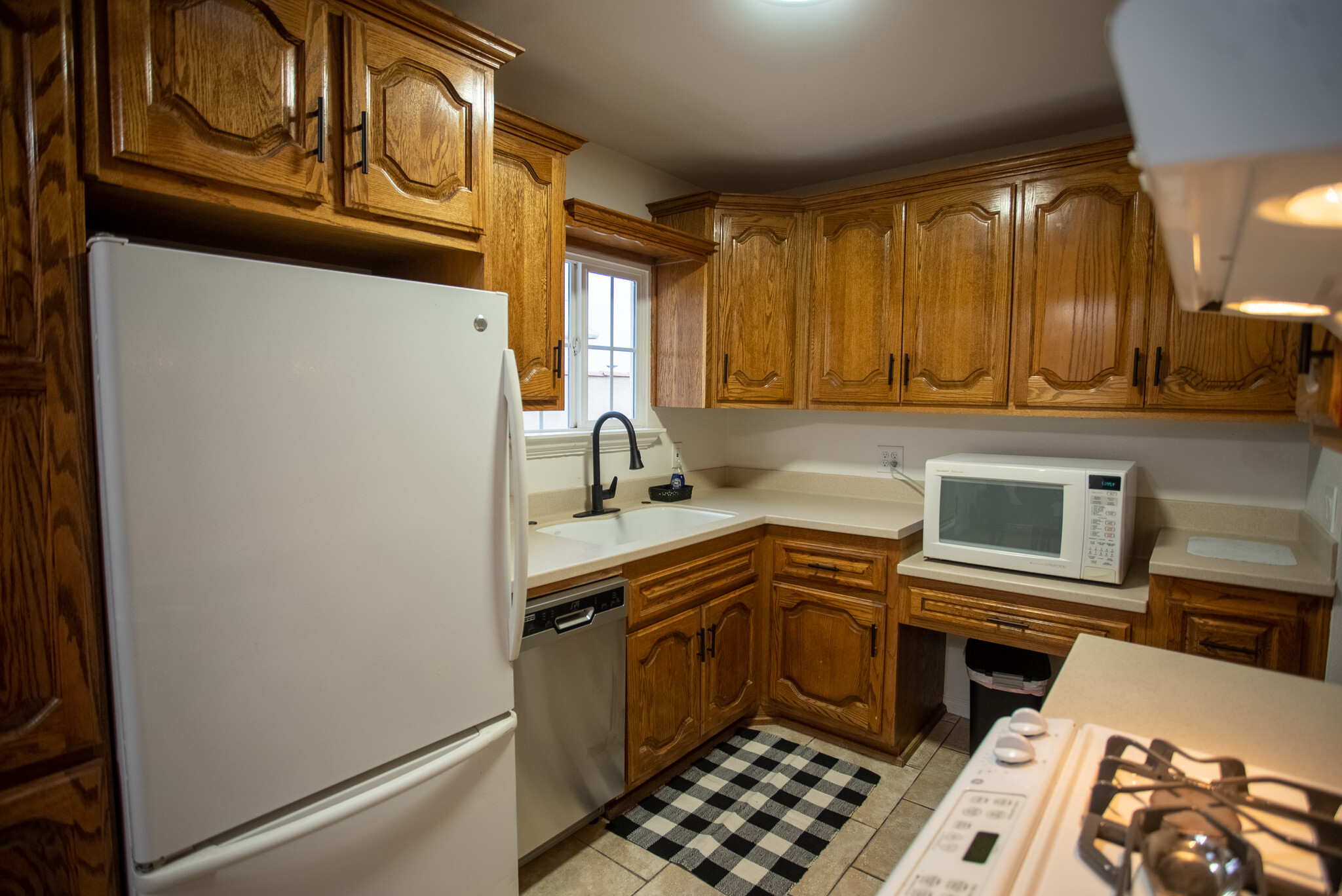 Kitchen - 4271 Rosilyn Dr