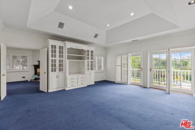 Building Photo - 710 Alta Dr