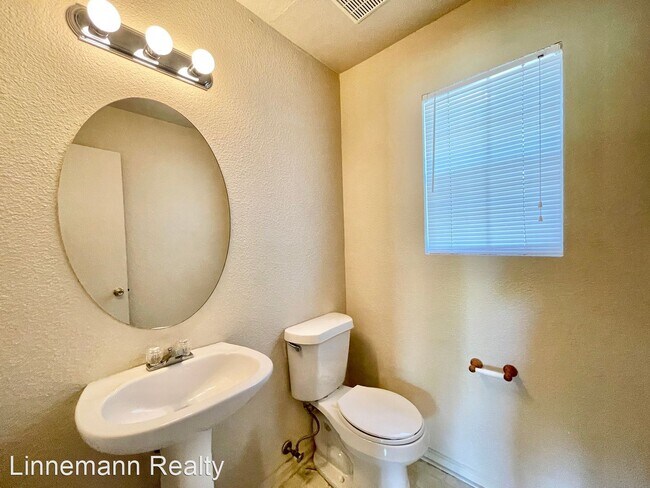 Building Photo - 3 br, 2.5 bath House - 4008 Sunflower Drive