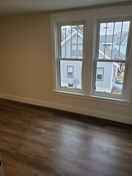 US Bedroom 1 - 1028 Highland Ave