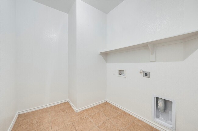 Building Photo - 8924 Cold Harbor St