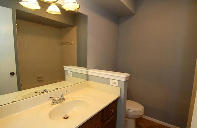 Building Photo - 3 Bed | 2 Bath | South Tulsa