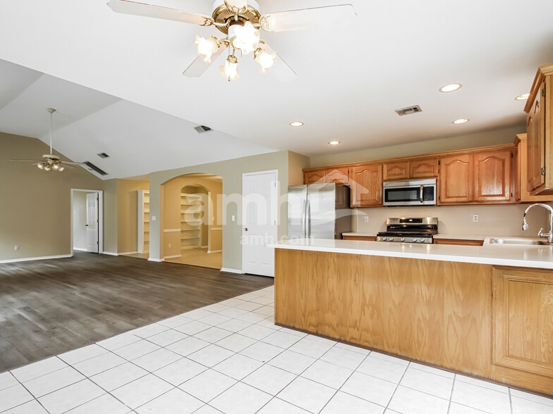 Building Photo - 11415 Mulberry Cir