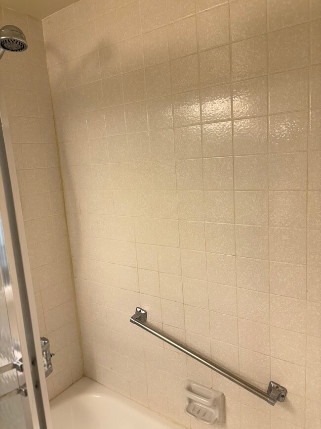 Building Photo - 503 Shady Pine Way