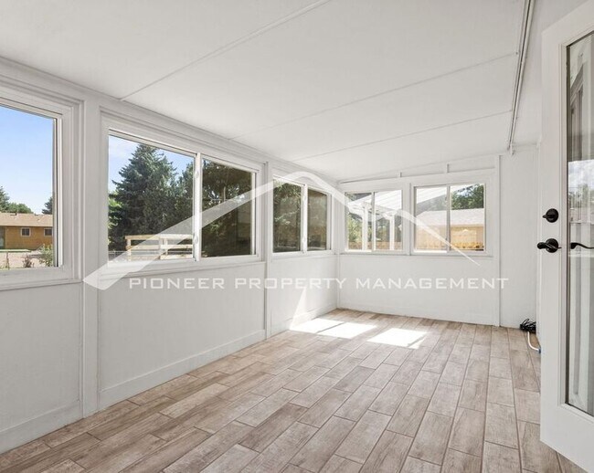 Building Photo - 1363 Ginny Ln