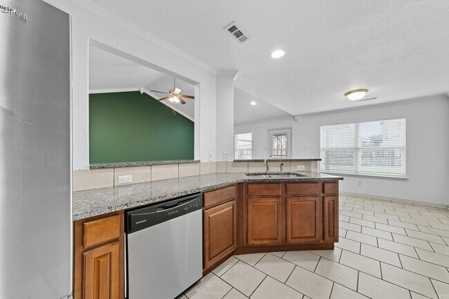 Building Photo - 17317 Crooked Oak Dr