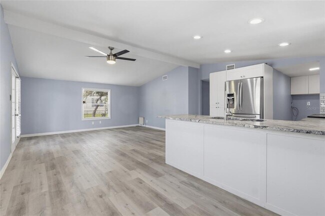 Building Photo - 36131 Zinnia Ave