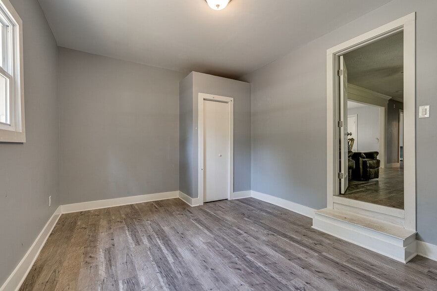 Building Photo - 279 Stones River Rd