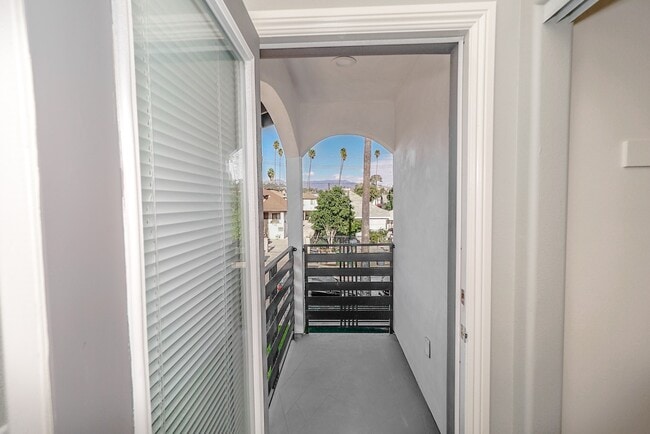 Building Photo - 4508 Esmeralda St