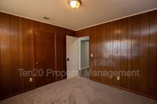 Building Photo - 6219 Stoneway Dr