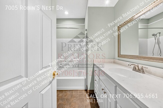 Building Photo - 7005 Robin's Nest Dr