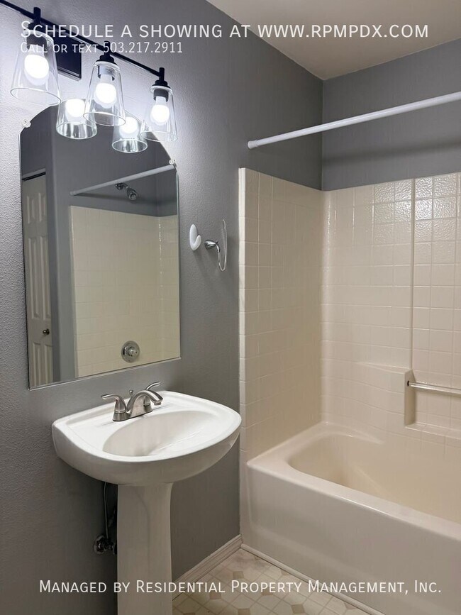 Building Photo - 14320 SW Cougar Ridge Dr