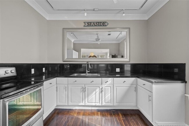 Building Photo - 912 32nd St