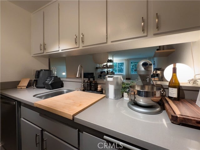 Building Photo - 532 N Rossmore Ave