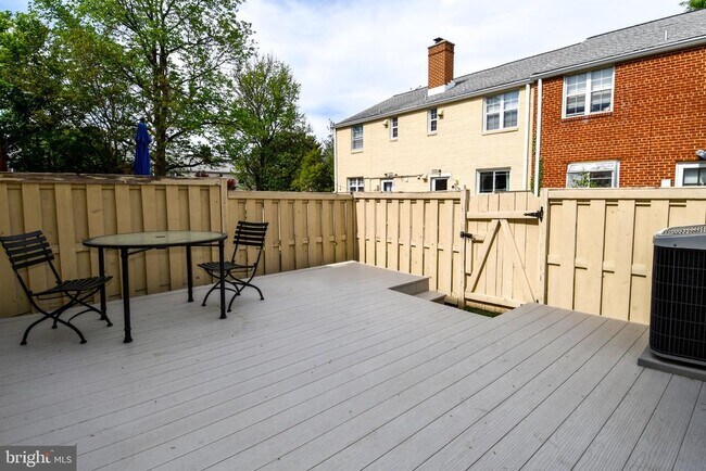 Building Photo - 3737 Ingalls Ave