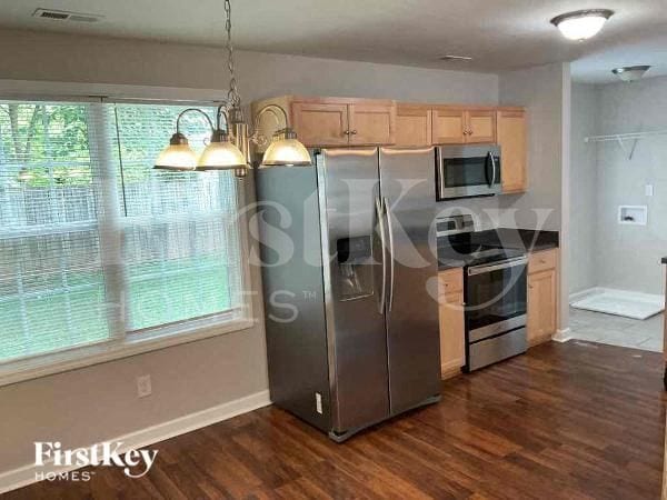 Building Photo - 100 Ash Ave NW