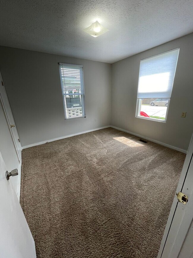 Building Photo - Two Bedroom Single Family Home