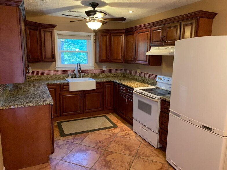 Building Photo - 4031 E Freedom Cir