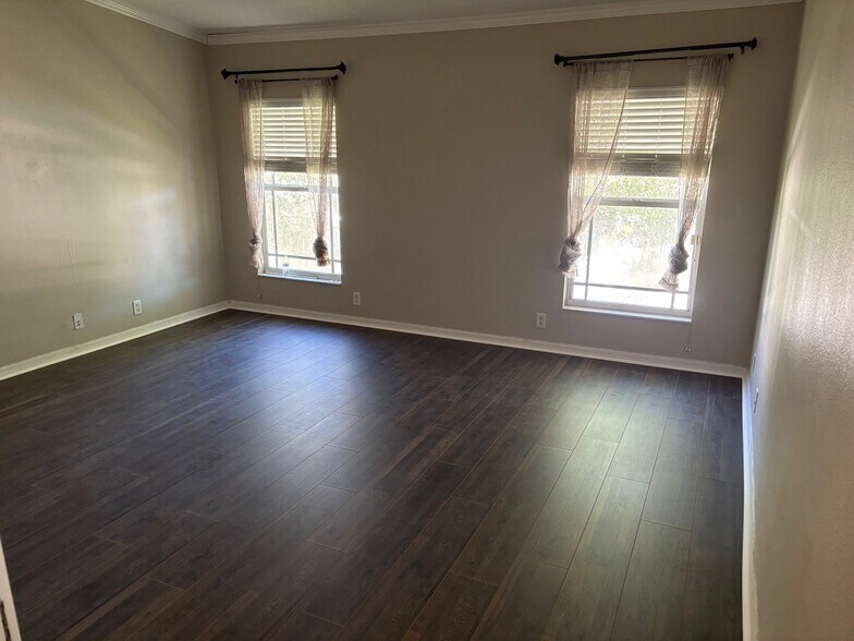 Building Photo - 14916 Salamander Pl