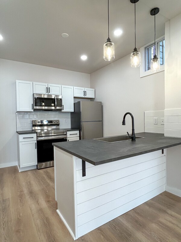 Building Photo - 3206 Dobson St