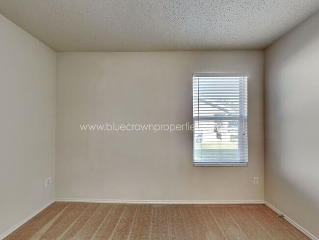Building Photo - 9612 George Washington Dr