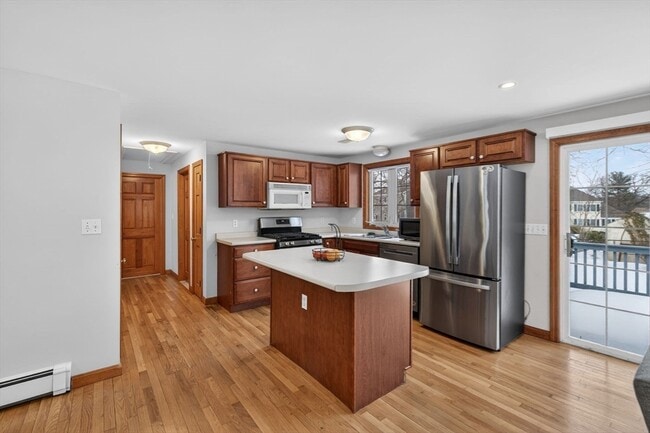 Building Photo - 23 Cady St