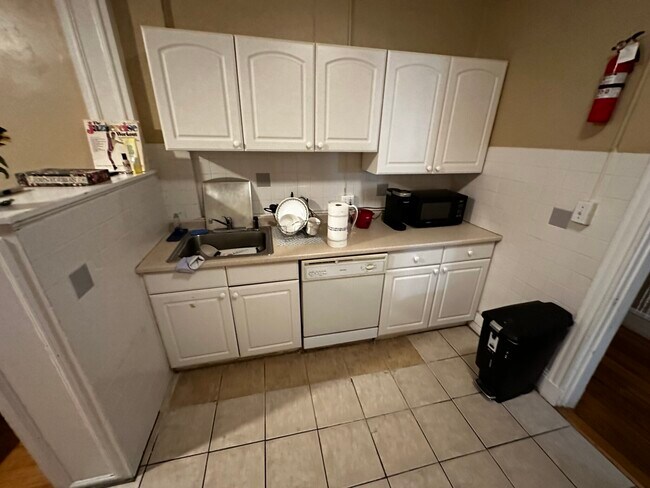 Building Photo - 54 Egmont St