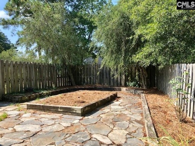 Building Photo - 16 Heritage Village Ln