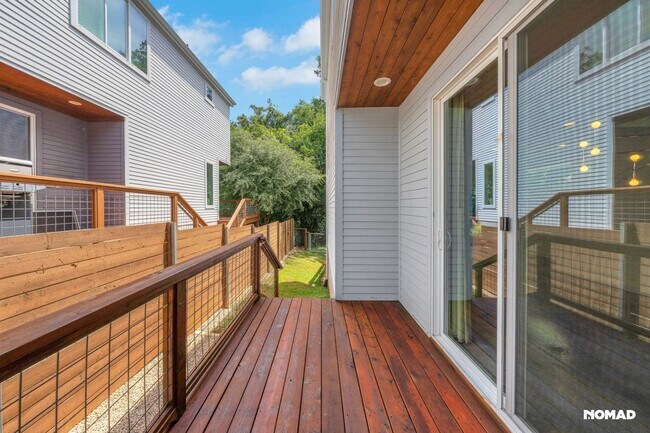 Building Photo - Charming 3BR House in East Austin - Pet Fr...