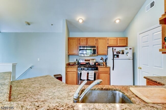 Building Photo - 5803 Tudor Dr