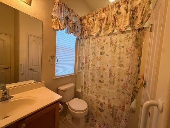 Building Photo - Heritage Lakeside 55+ Active Community!