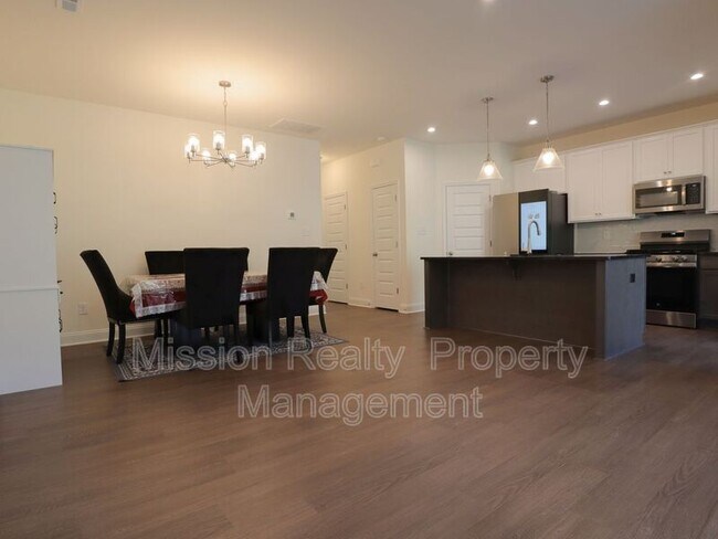 Building Photo - 10860 Farmstead Ml Ln