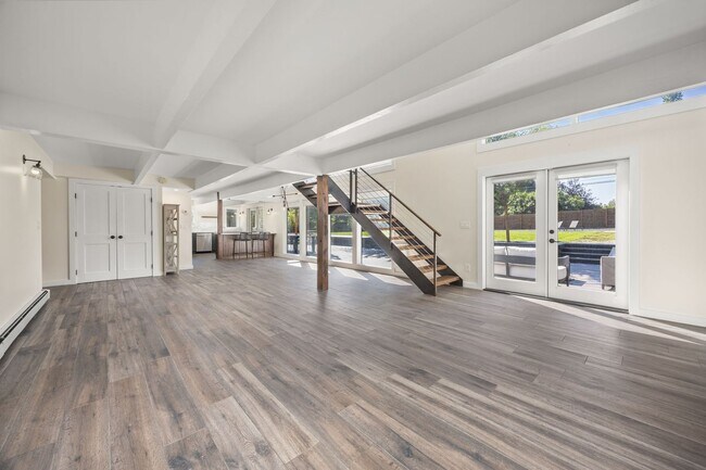 Building Photo - 5 bed 3.5 Bath Home in North Boulder W/Large Backyard, Swimming Pool & Jacuzzi!  Pool Upkeep Incl...