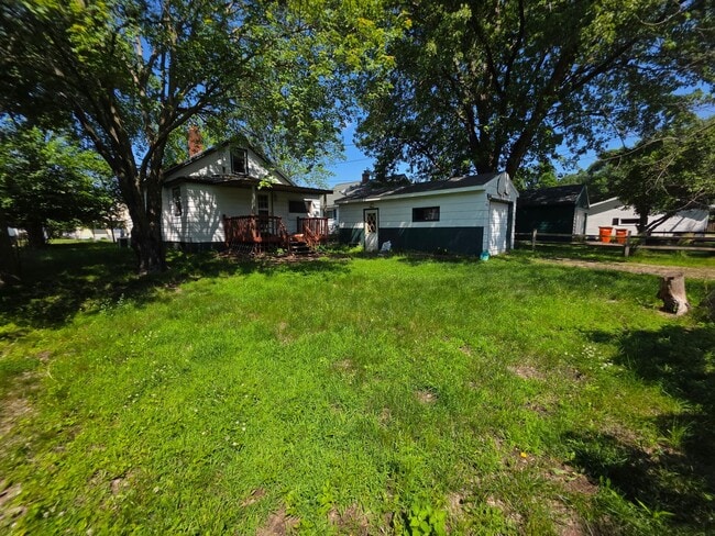 Building Photo - 1223 Barron St