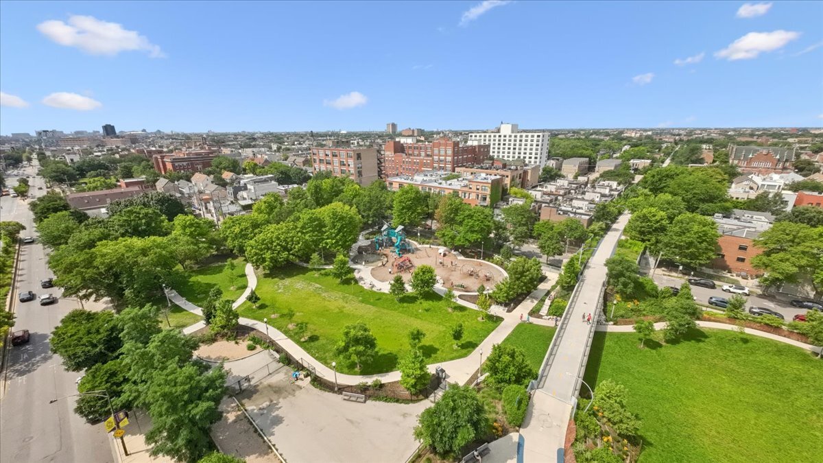 Building Photo - 1720 N Marshfield Ave